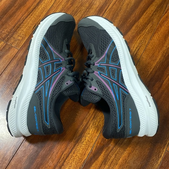 Woman’s ASICS everyday comfort amplifoam at athletic shoe Siz 8.5 - Picture 6 of 7